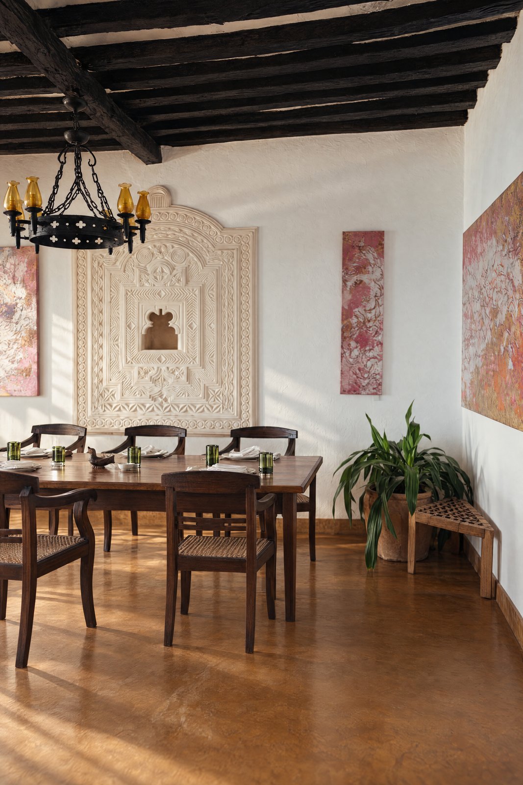 Dining room and plaster relief